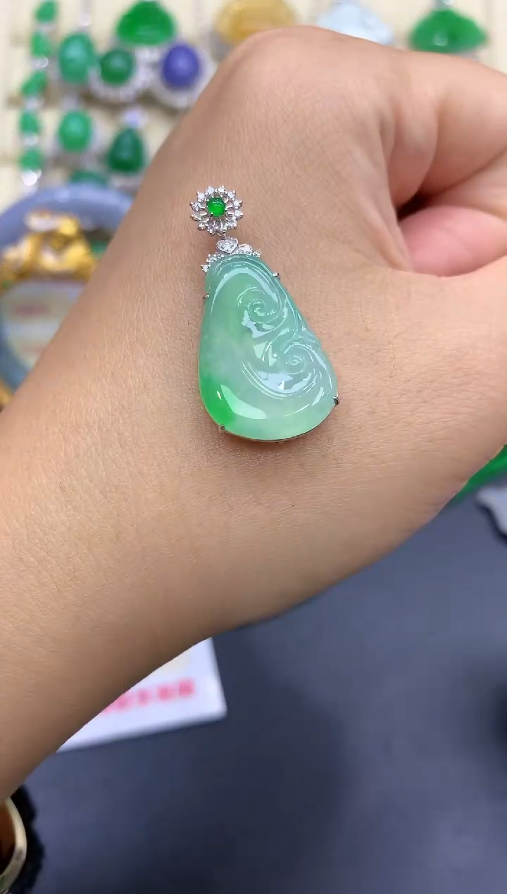 颈饰18K金镶嵌翡翠217-中国好珍宝