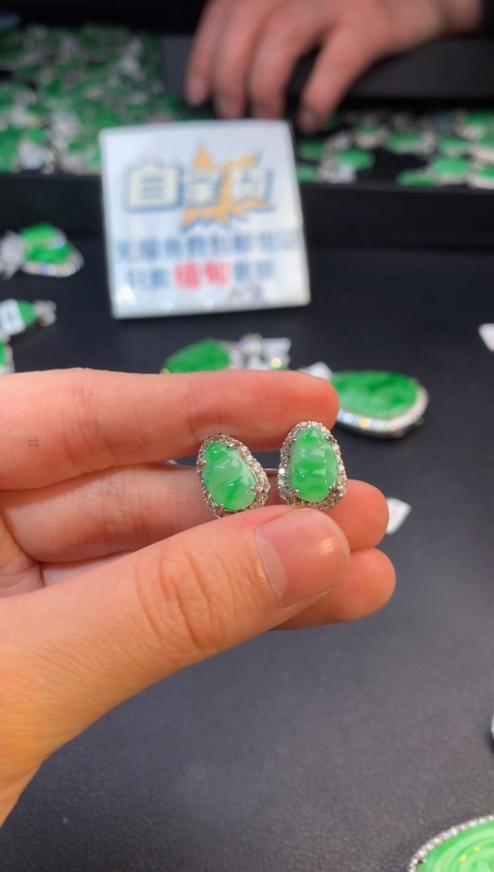【闪购商品】翡翠耳饰银S925镶嵌翡翠