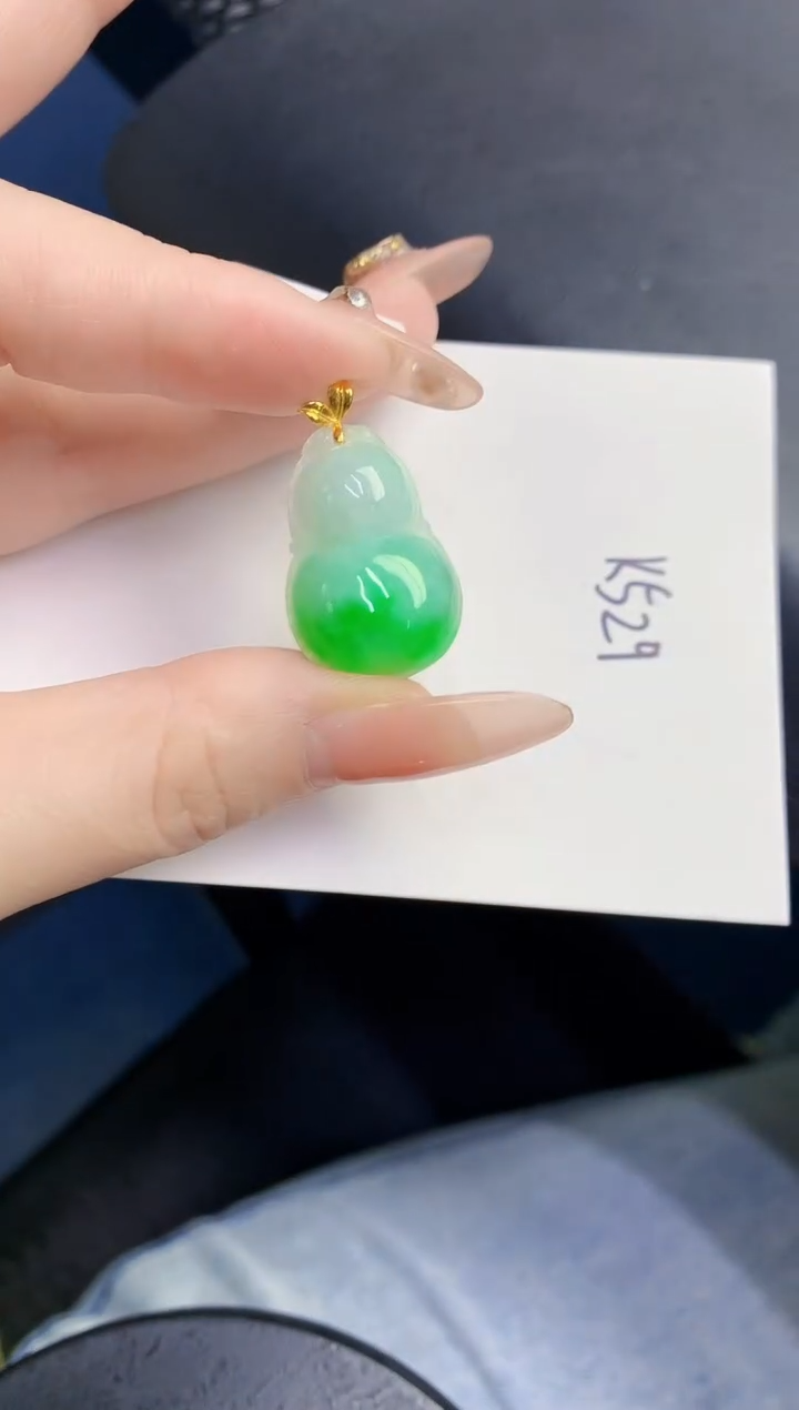 颈饰18K金镶嵌翡翠缅甸天然翡翠A货