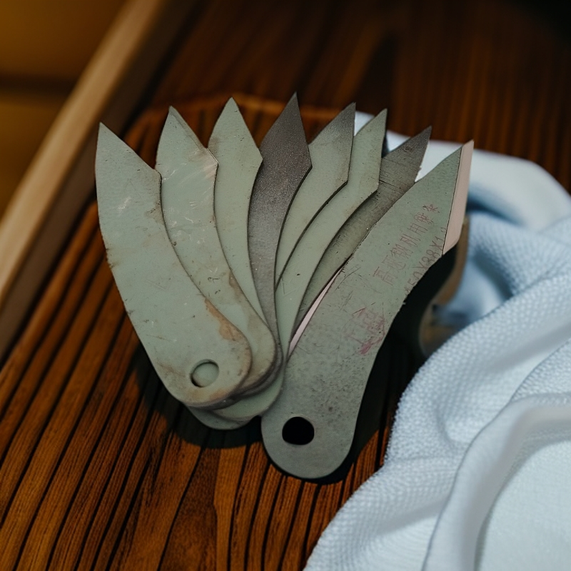 锋钢锯条手工嫁接刀 芽接裁皮水果裁纸多功能户外把玩小刀高硬度