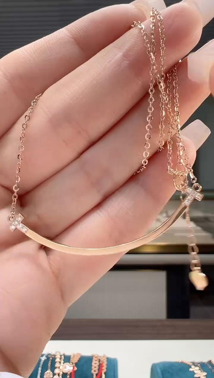 【闪购商品】钻石颈饰18K金镶嵌镶钻酒窝微笑项链K红