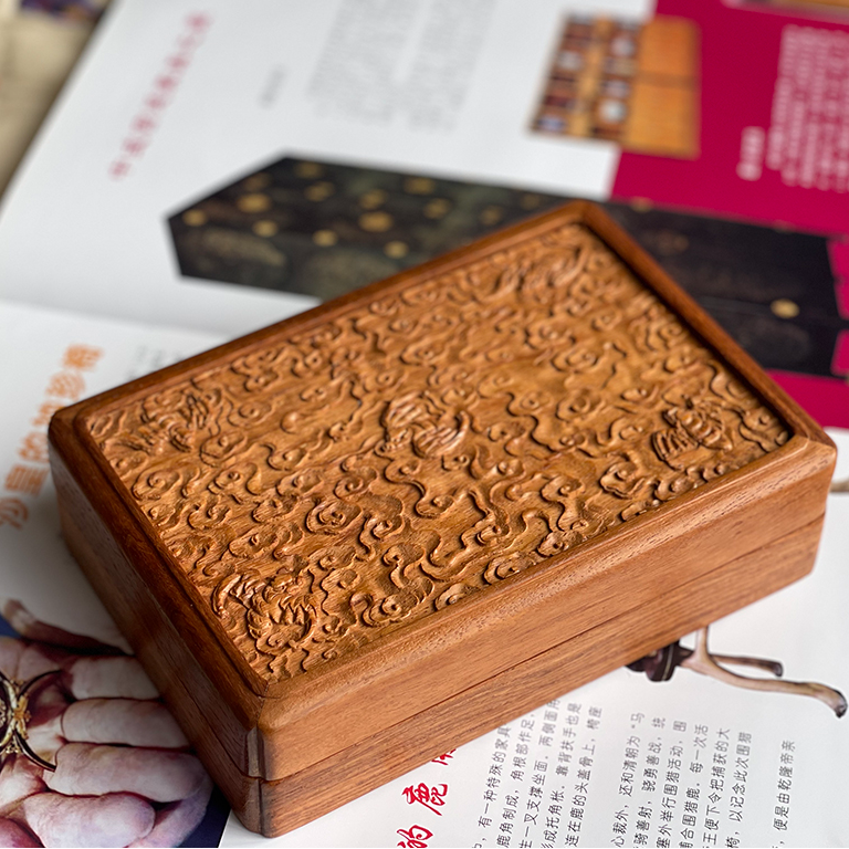 连天红 云蝠纹长方盒 黄檀属  DZ1102MK