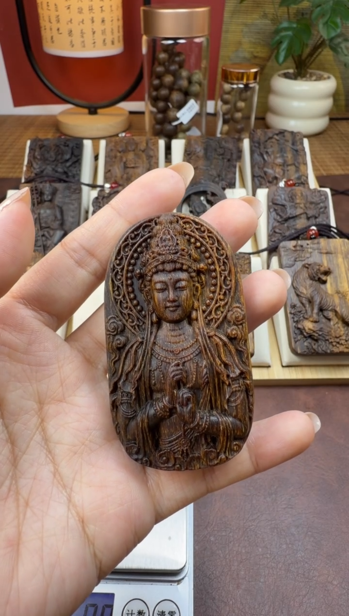 木木雕款芽庄 合十观音 7cm 送养香瓶