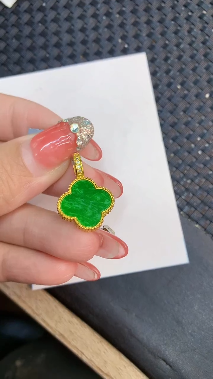 颈饰未镶嵌翡翠1