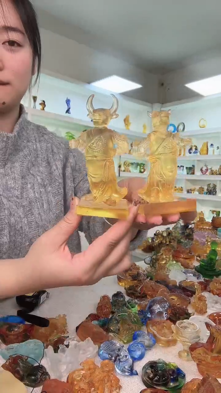 手工艺品琉璃龙头马面