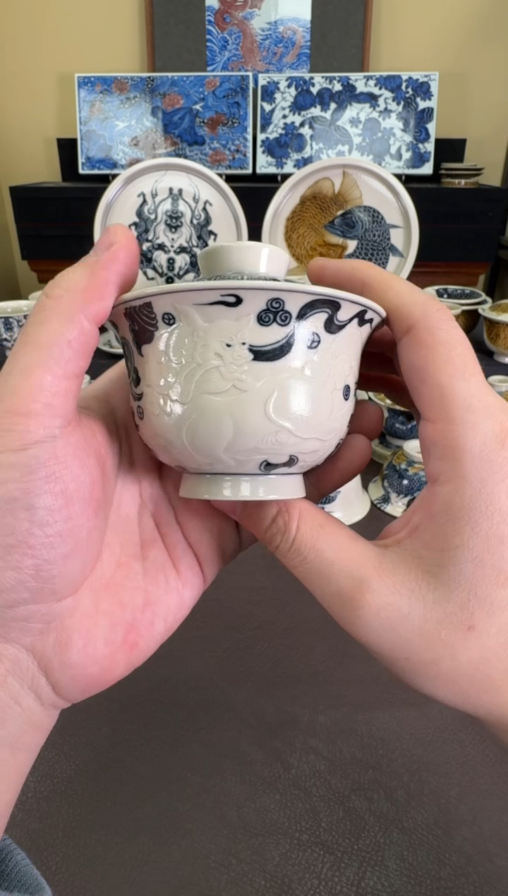 【闪购商品】瓷片二号釉阳雕杂宝狮子盖碗