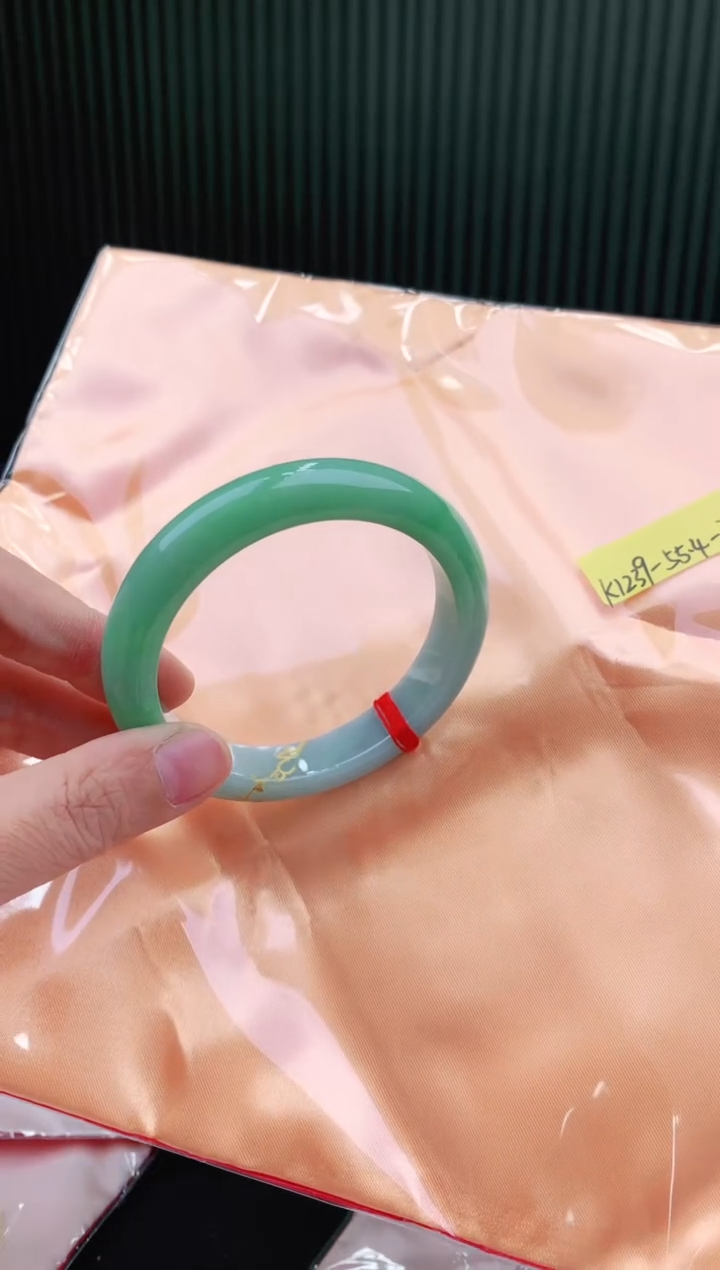未镶嵌手镯翡翠55