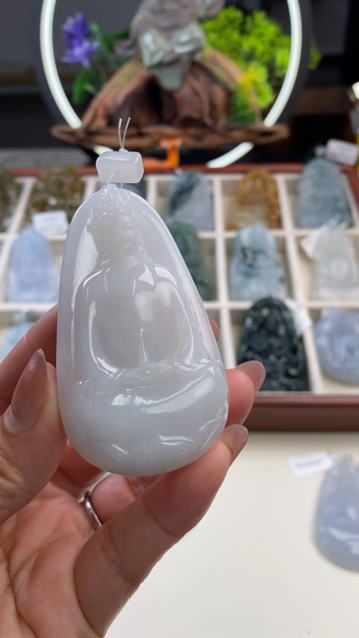 【闪购商品】翡翠未镶嵌颈饰素衣