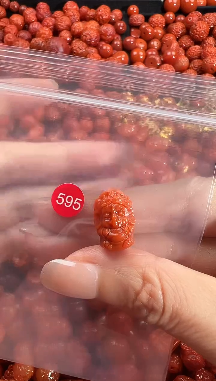 颈饰未镶嵌南红玛瑙1