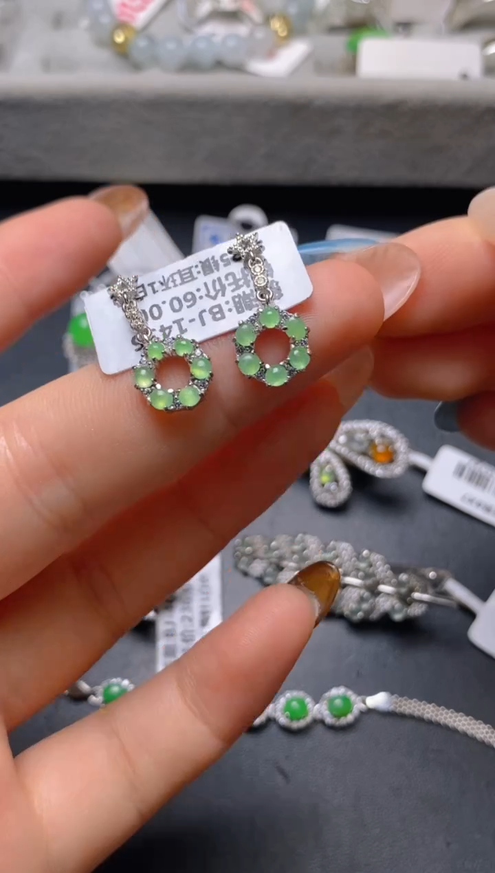 未镶嵌戒指翡翠百内无证书