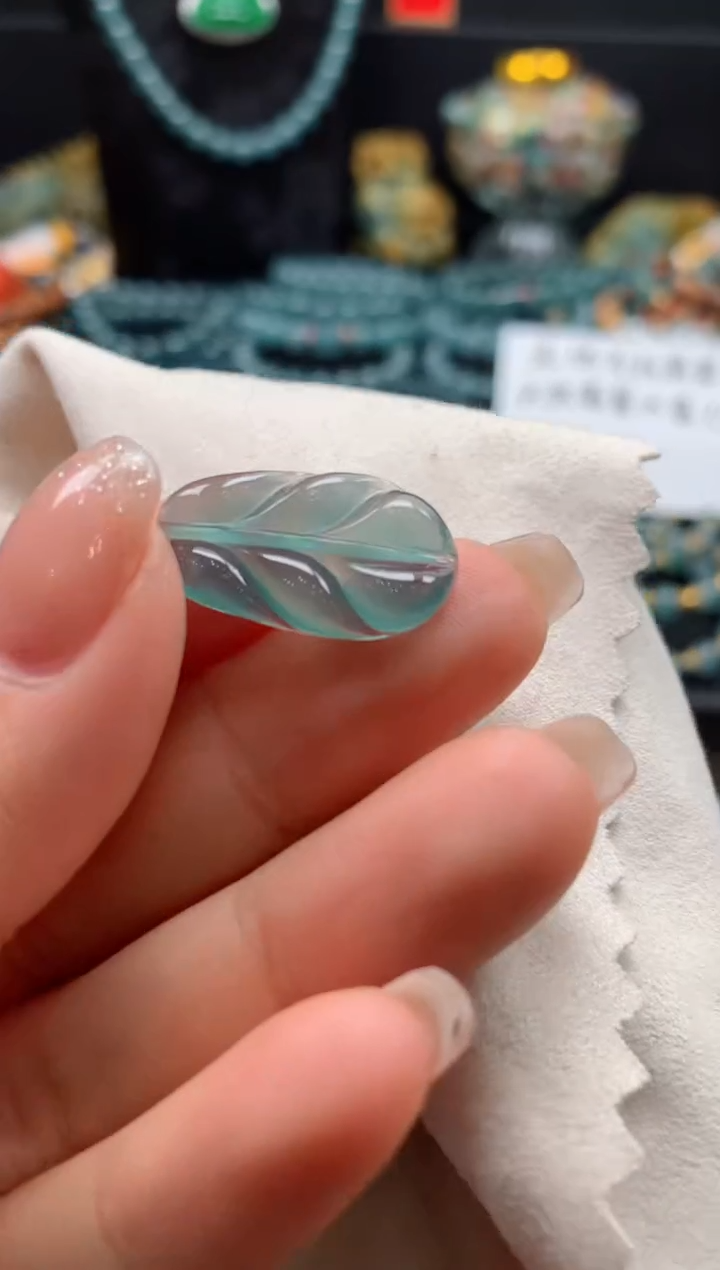 【闪购商品】翡翠颈饰未镶嵌0414215543