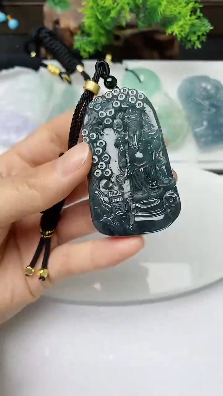 【闪购商品】翡翠颈饰未镶嵌          