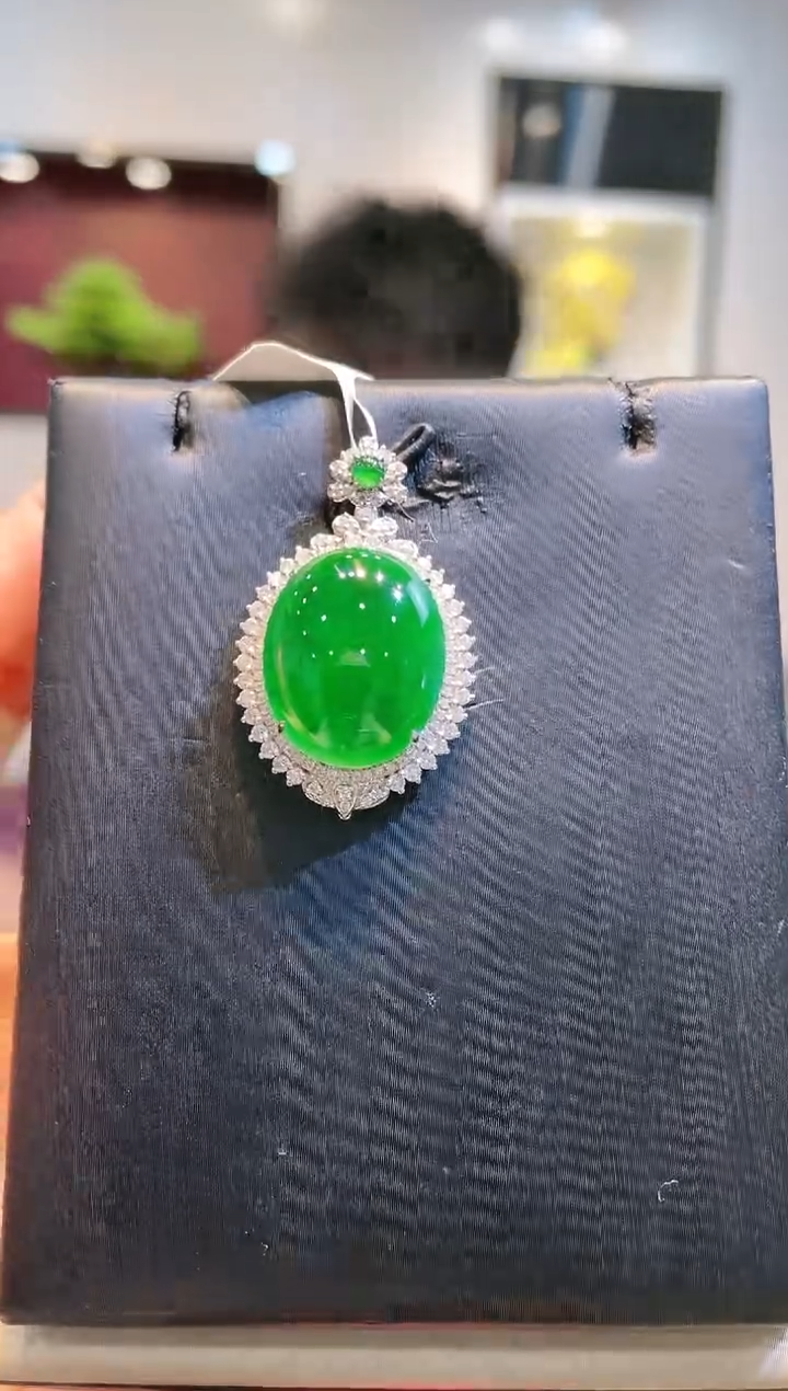 【闪购商品】翡翠颈饰18K金镶嵌A31天然A货翡翠吊坠