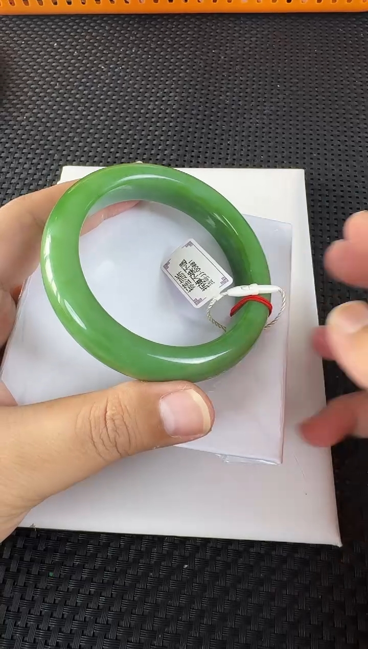 【闪购商品】和田玉（碧玉）手镯未镶嵌约59.9MM粉绿