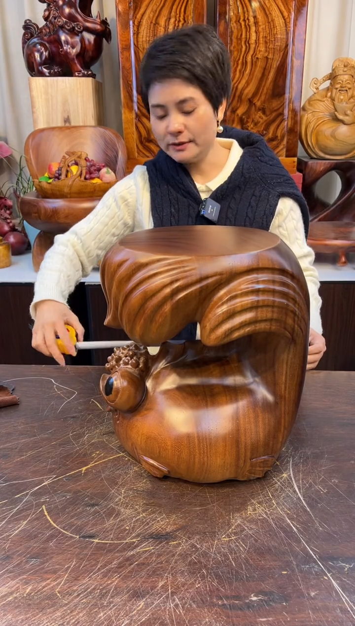 【闪购商品】桃木实木创意凳子