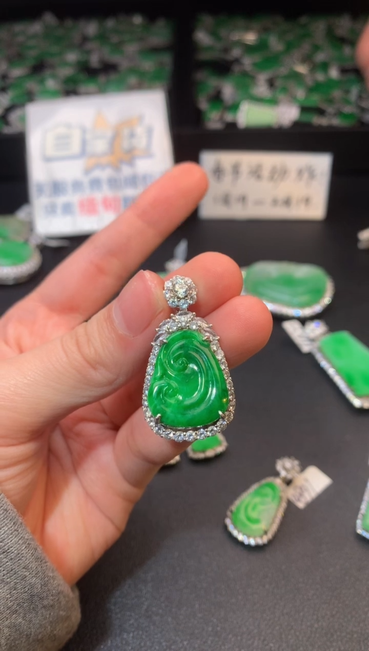 【闪购商品】翡翠颈饰银S925镶嵌翡翠1