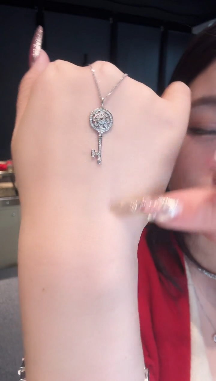 【闪购商品】钻石吊坠（不含链）18K金镶嵌AP0074-W 太阳花