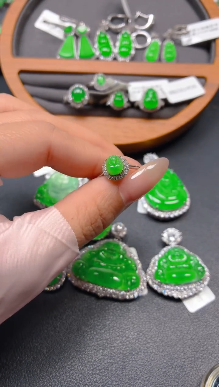 银S925镶嵌翡翠耳饰1