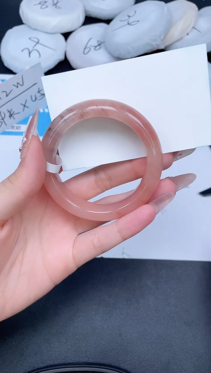 【闪购商品】石英质玉手镯未镶嵌332-52