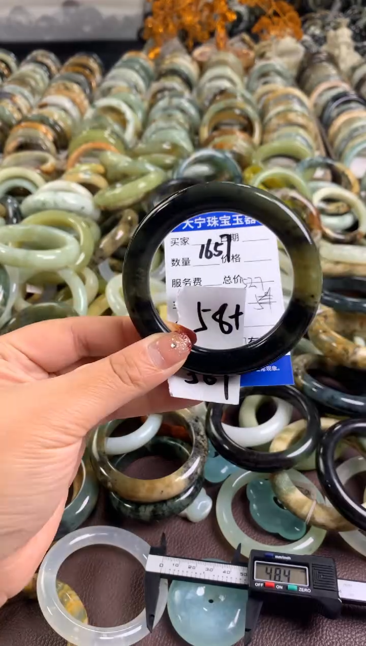 【闪购商品】蛇纹石玉手镯未镶嵌1657
