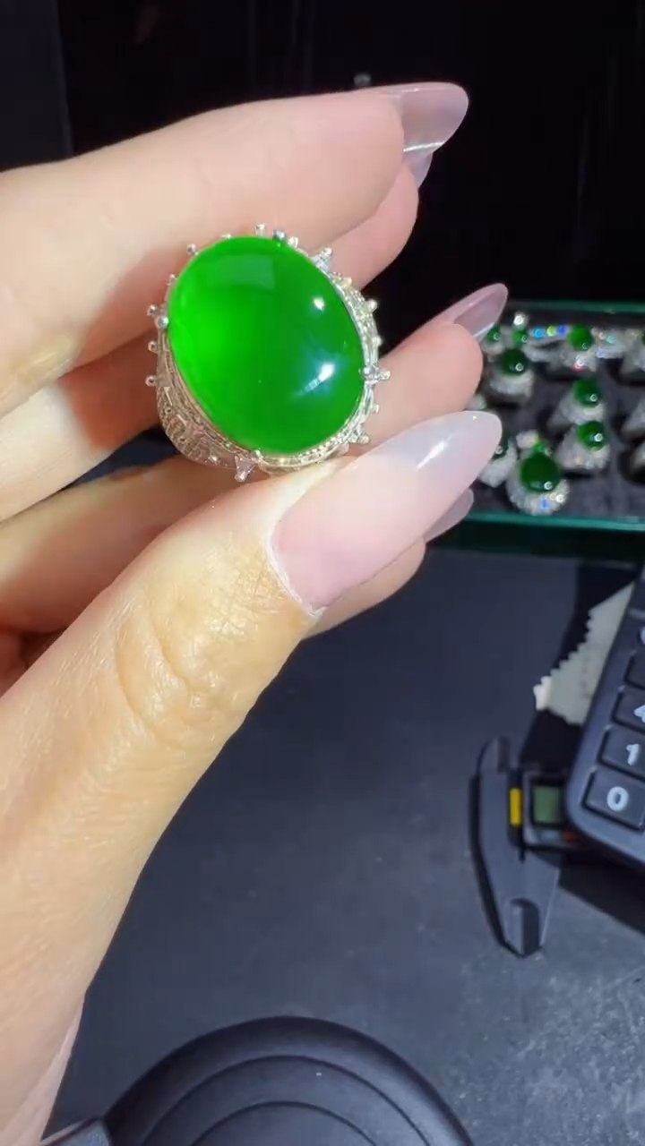 【闪购商品】定制翡翠未镶嵌蛋面1