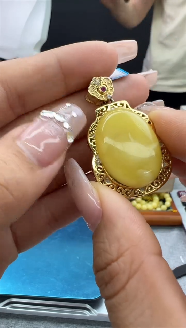 【闪购商品】琥珀颈饰未镶嵌22秒拍号