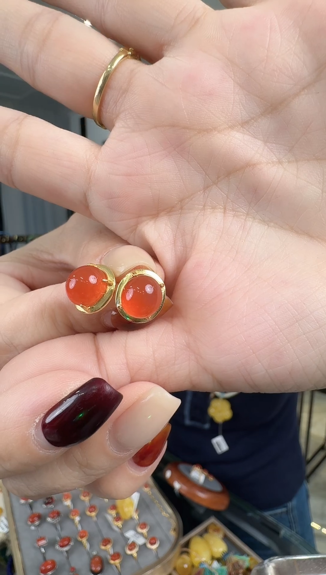 银S925镶嵌南红玛瑙耳饰精美的耳钉