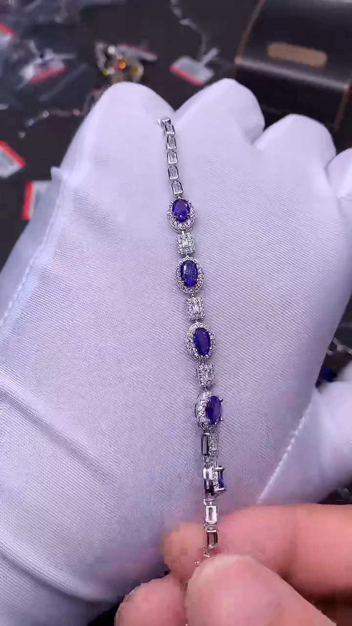 【闪购商品】彩色蓝宝石手链银S925镶嵌.........