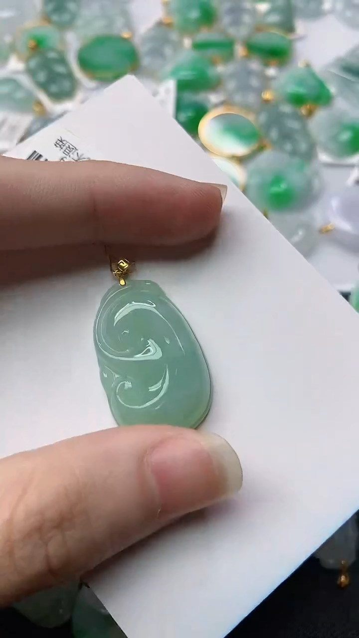 【闪购商品】翡翠颈饰18K金镶嵌55.........