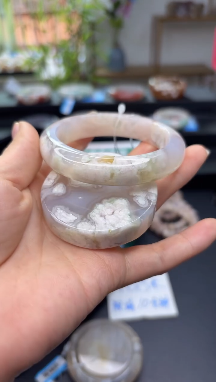 【闪购商品】石英质玉手镯未镶嵌A1512(56圈赠送镯心)