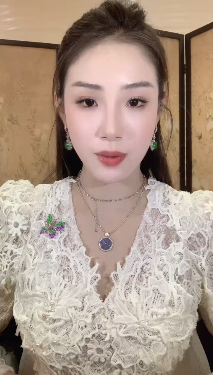 【闪购商品】翡翠吊坠(不含链)18K金镶嵌D50翡翠多样性发一件