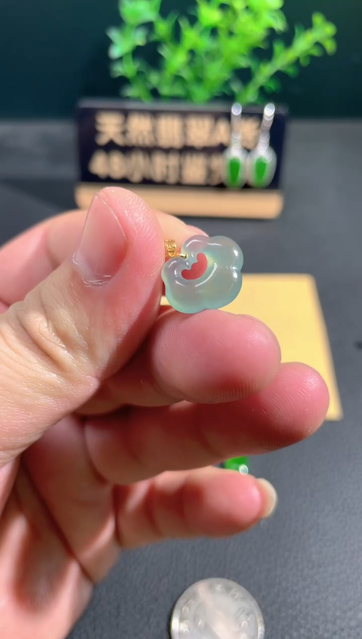 【闪购商品】翡翠颈饰18K金镶嵌翡翠