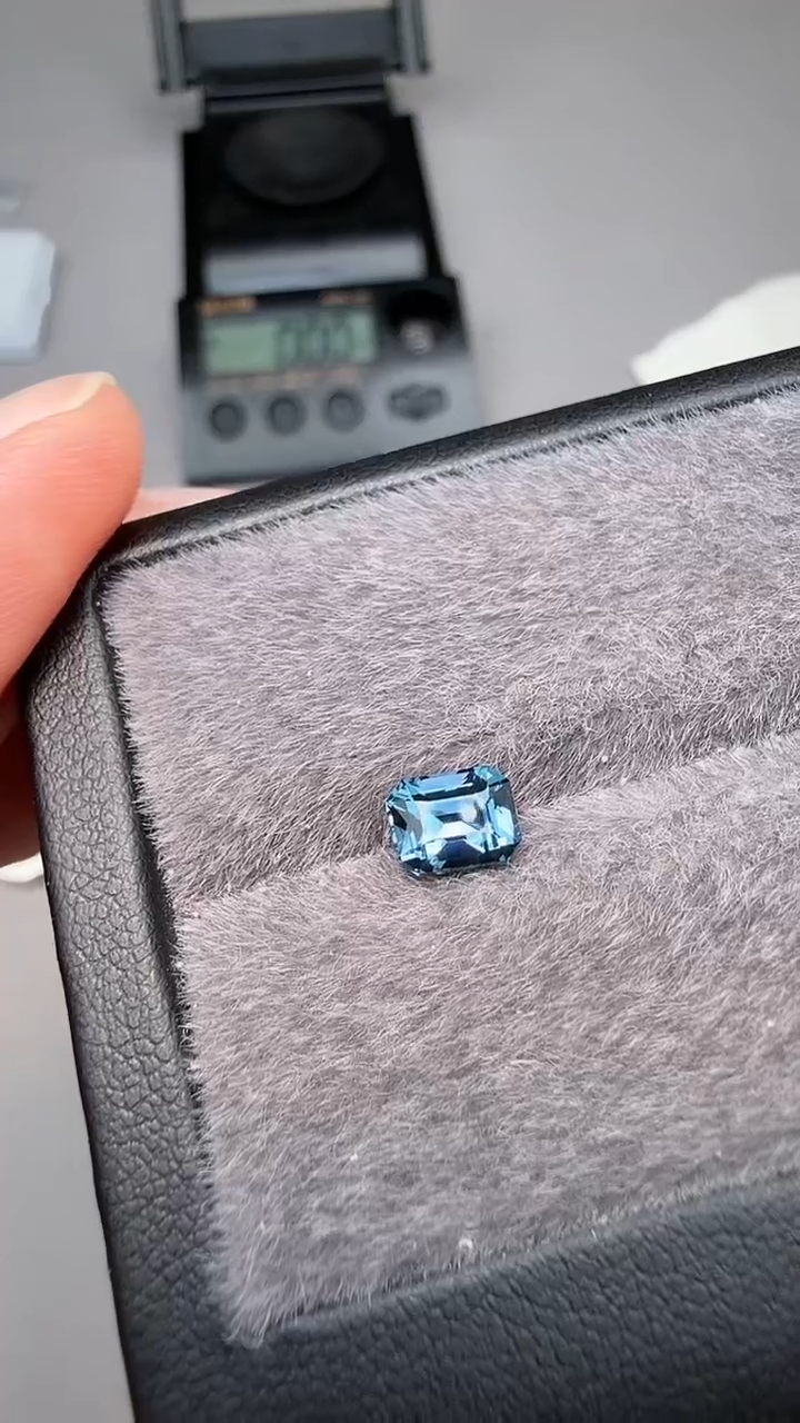 【闪购商品】尖晶石钴尖晶未镶嵌1.07ct-A700-1p