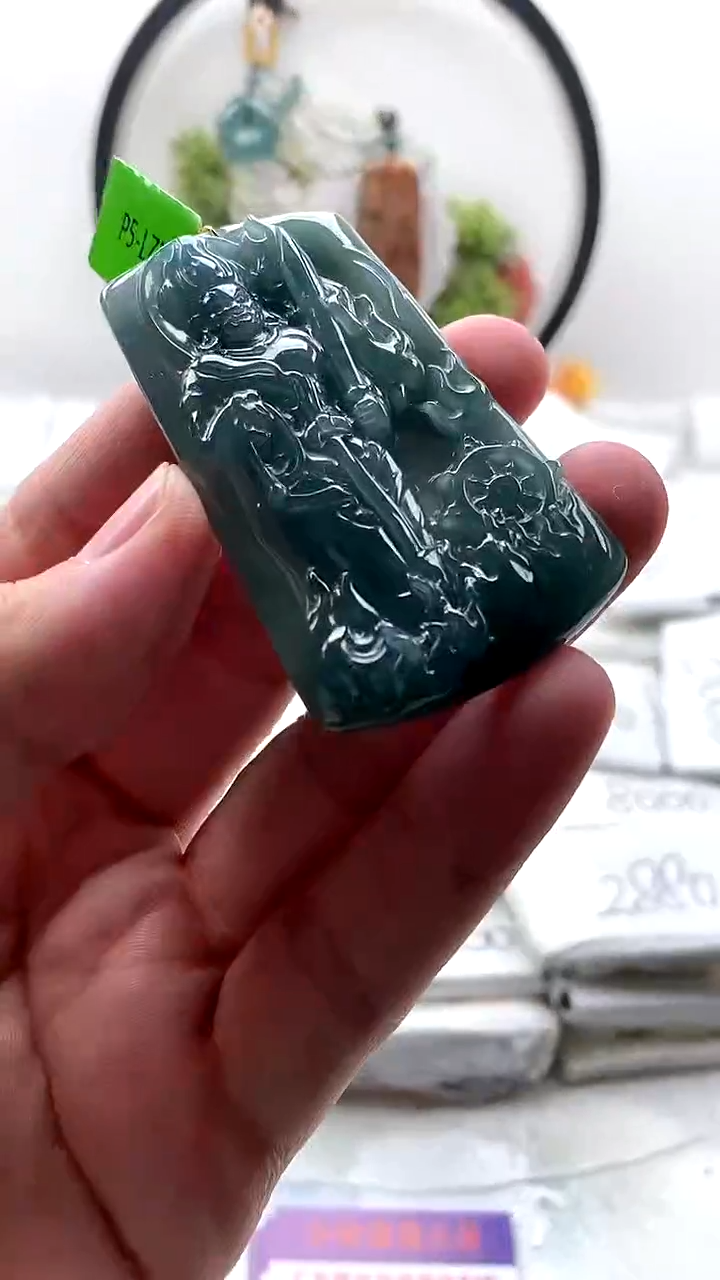 颈饰未镶嵌翡翠不动明王