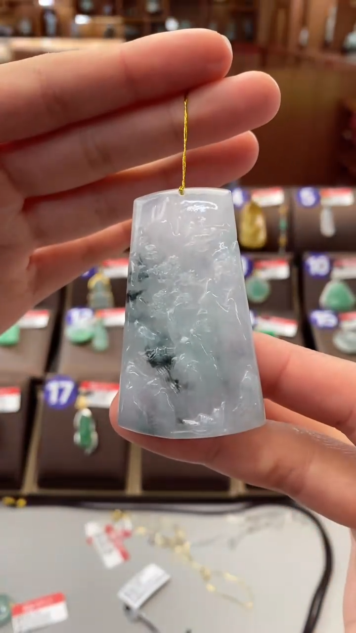 【闪购商品】翡翠颈饰未镶嵌山水牌