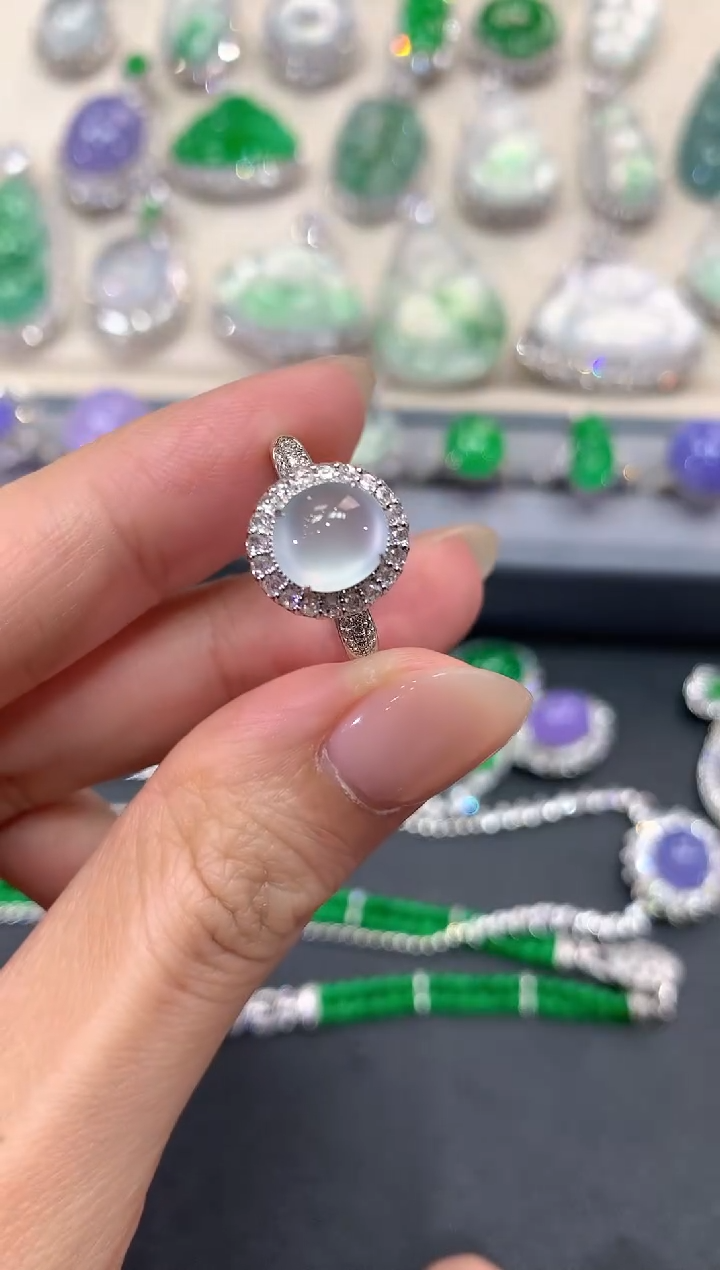 【闪购商品】翡翠戒指18K金镶嵌w41