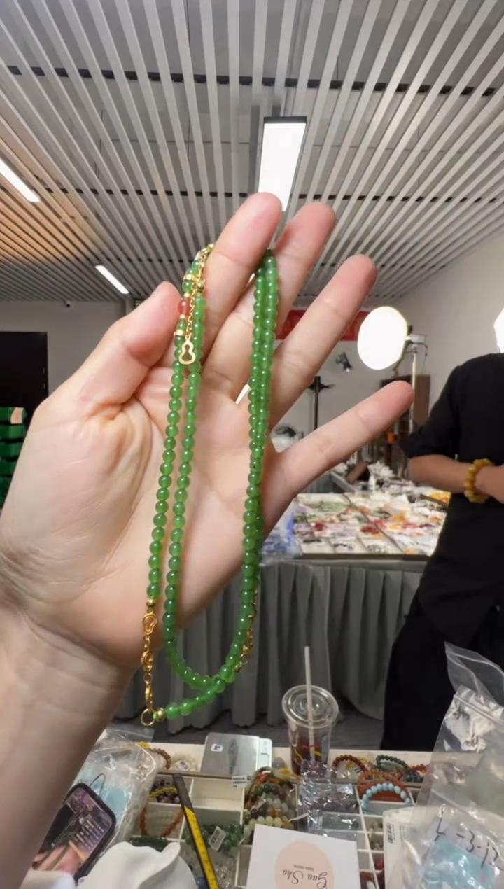 和田玉未镶嵌项链约4mm俄料苹果绿碧玉圆珠项链
