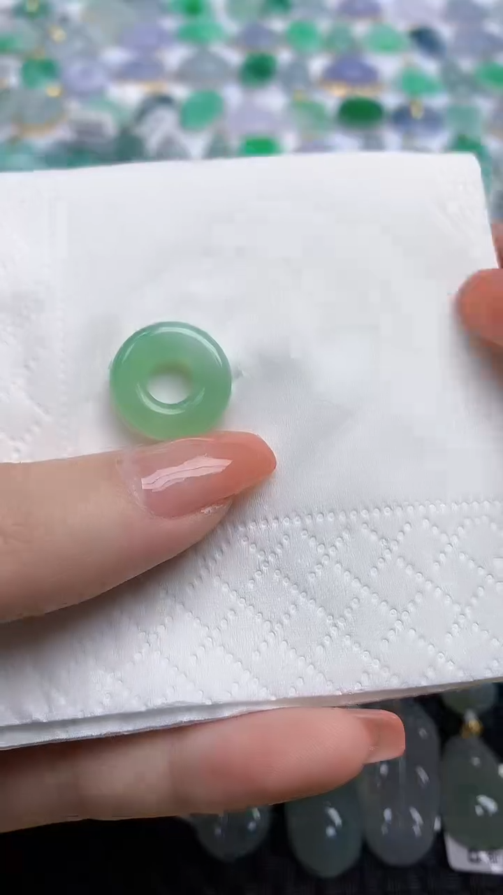 【闪购商品】翡翠颈饰未镶嵌天然翡翠A货