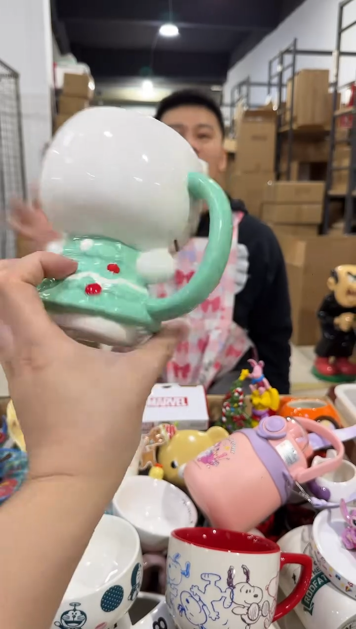 瓷片圣诞绿色裙子kt全身杯