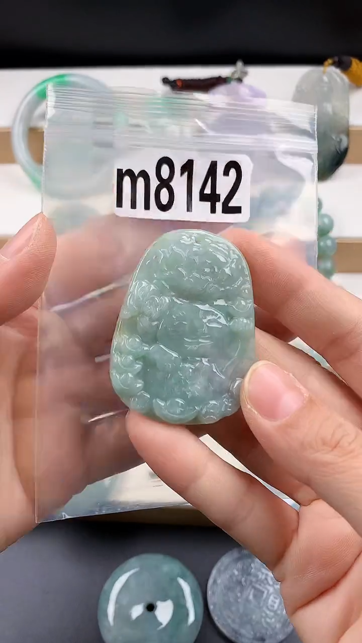 颈饰未镶嵌翡翠天然翡翠吊坠挂件