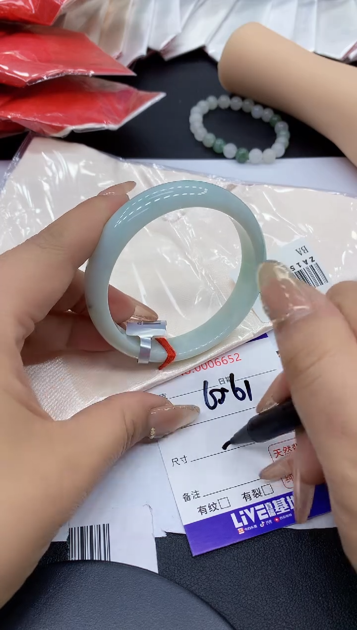 翡翠未镶嵌手镯52缅甸翡翠手镯