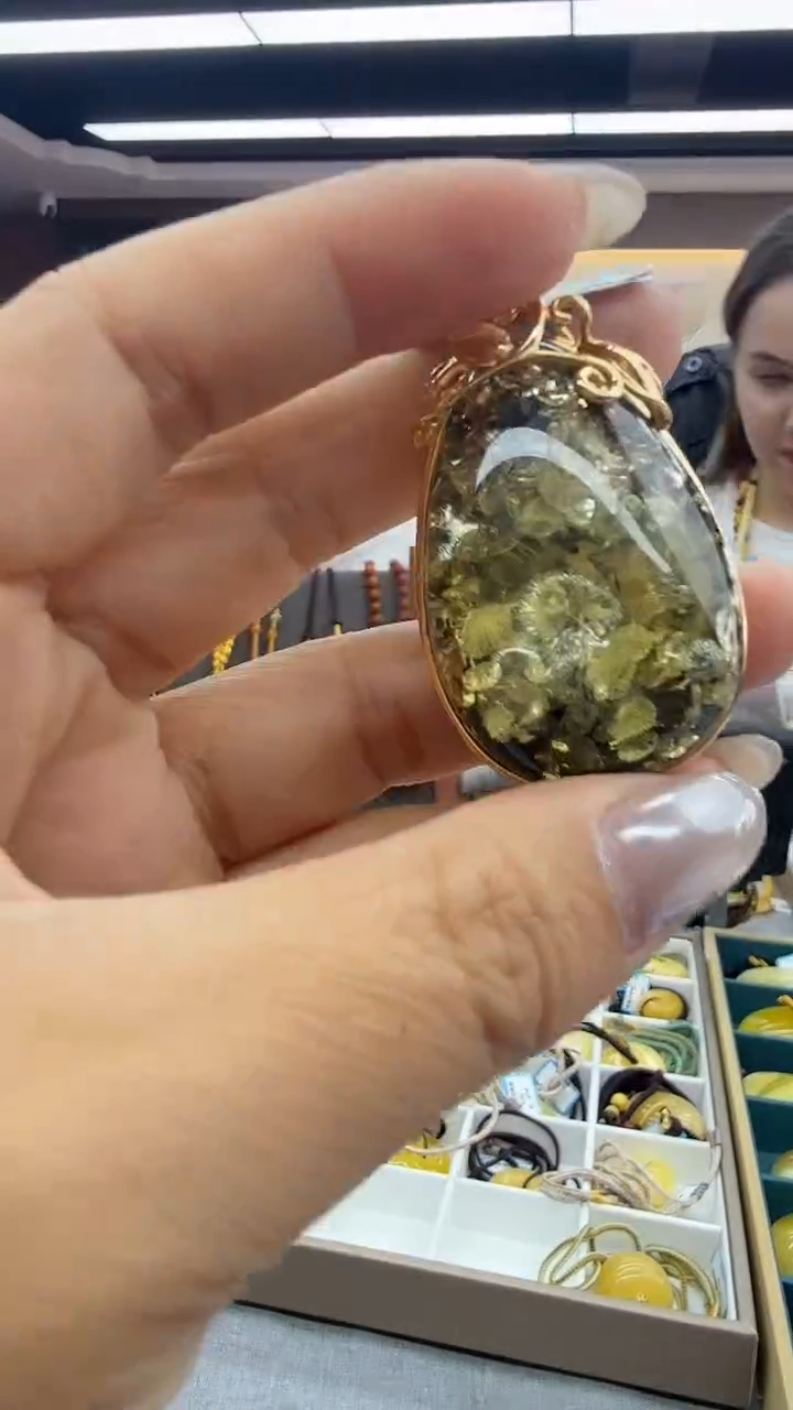 琥珀颈饰未镶嵌280秒拍号 假一罚三 