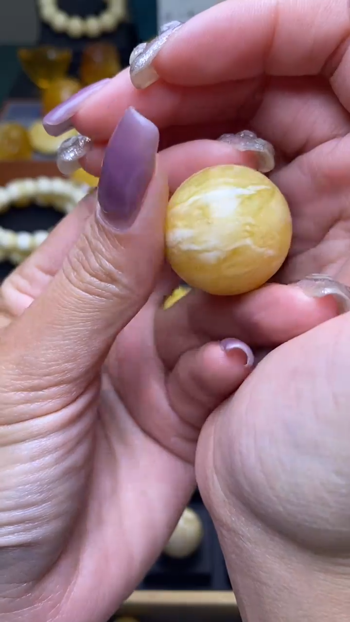 【闪购商品】琥珀裸石未镶嵌葵.106