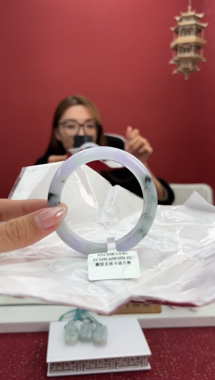 【闪购商品】翡翠手镯未镶嵌1手镯