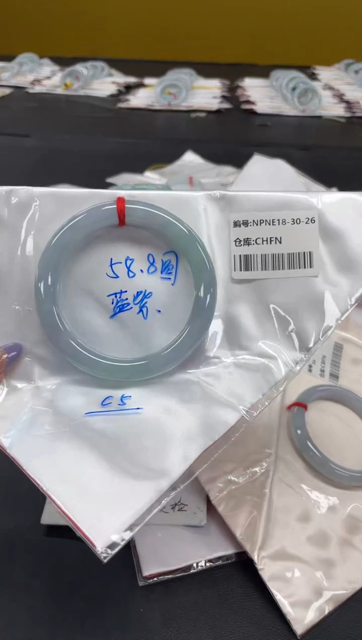 未镶嵌手镯翡翠翡翠手镯