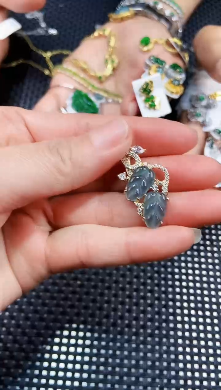 【闪购商品】翡翠吊坠(不含链)未镶嵌1111111111