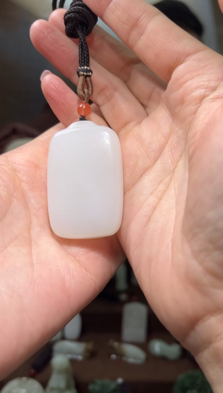 颈饰未镶嵌和田玉·