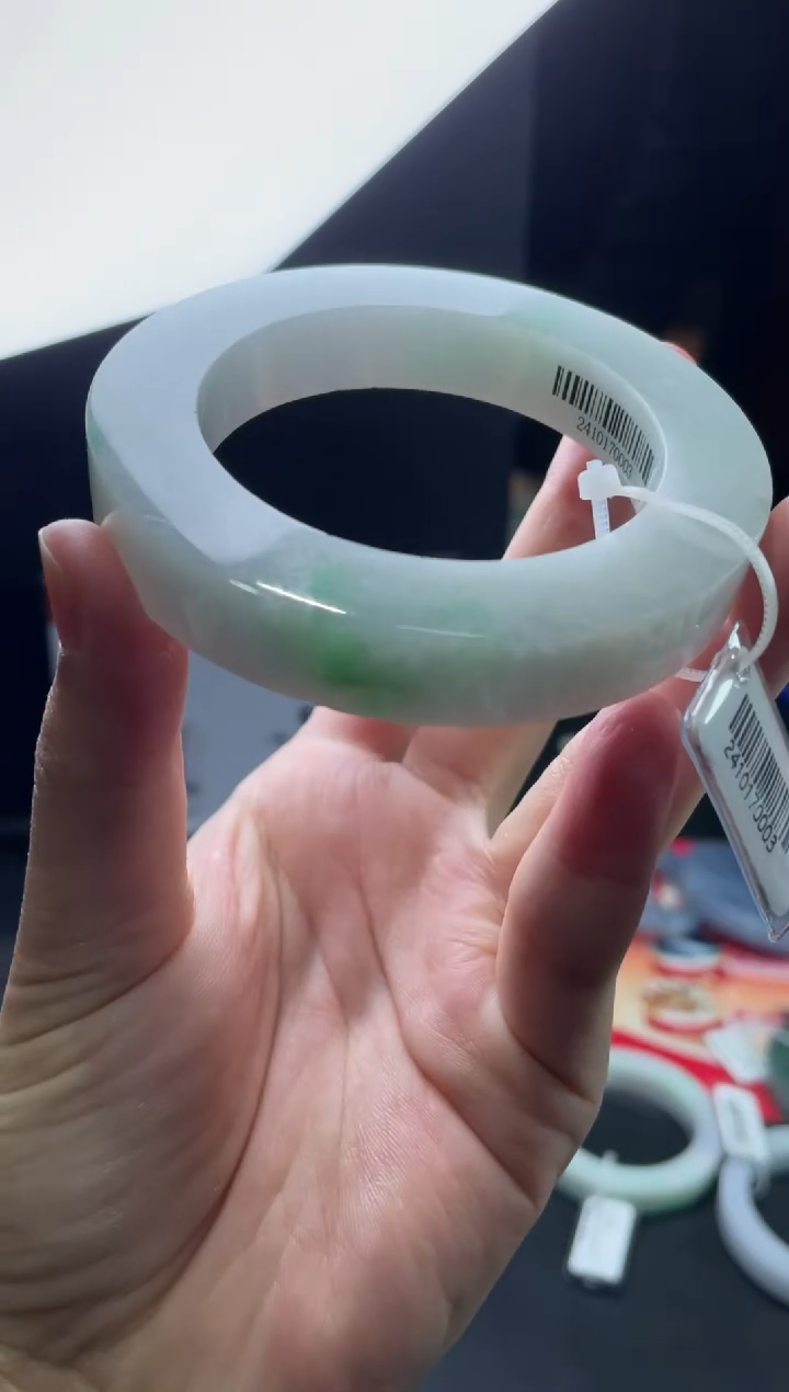 【闪购商品】定制翡翠手镯未镶嵌手镯DDH/发一件