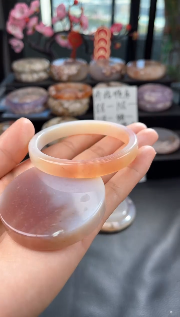 【闪购商品】石英质玉手镯未镶嵌57