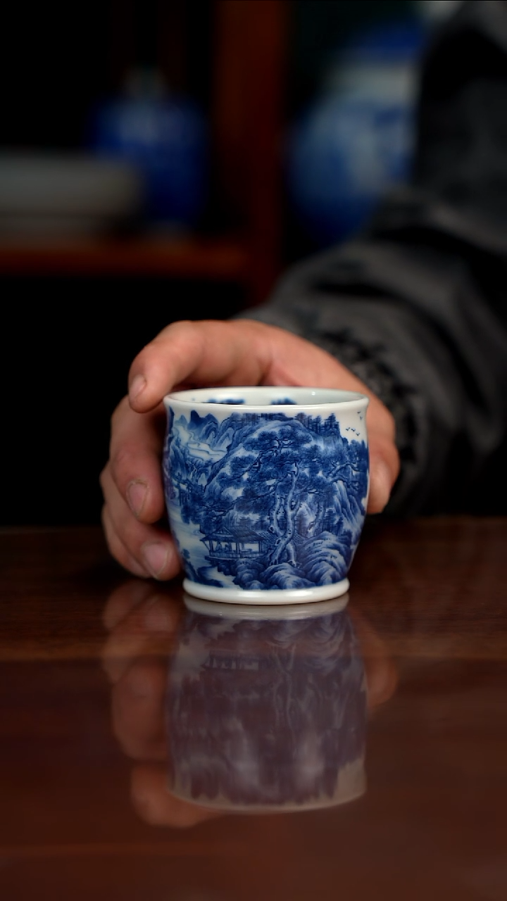 景琳藏青花北派山水莲云·图